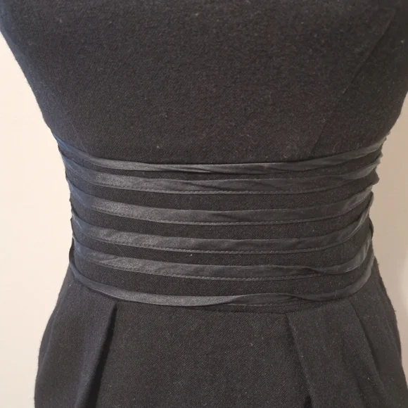 ❌SOLD❌ Banana Republic Little Black Dres - Picture 2 of 7